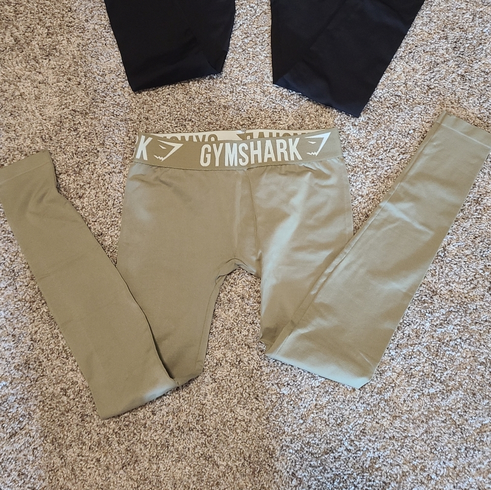 2 gymshark 🦈 leggings - Picture 5 of 6